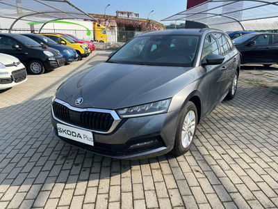 Skoda Octavia Station Wagon 2.0 TDI EVO SCR 150 CV DSG 4x4 Wagon Executive del 2022 usata a Milano