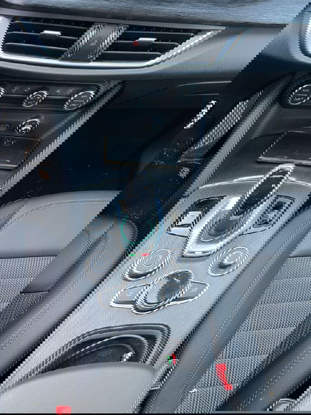 Alfa Romeo Stelvio usata a Milano (17)