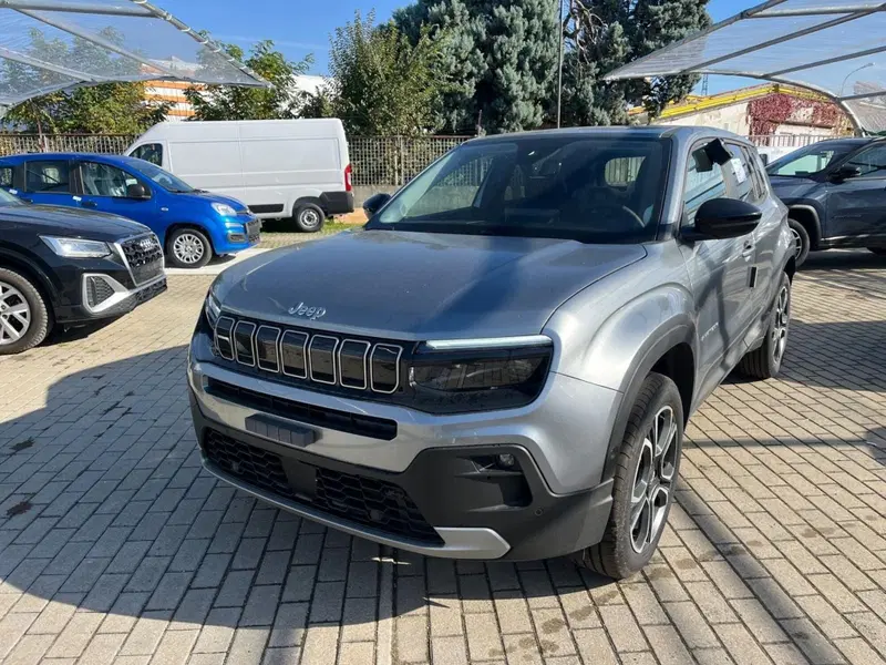 Jeep Avenger nuova a Milano