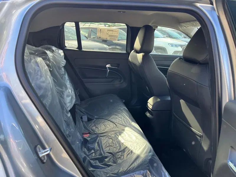 Jeep Avenger nuova a Milano (14)