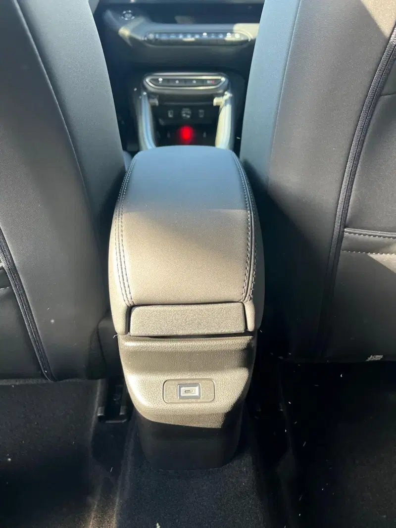 Jeep Avenger nuova a Milano (19)