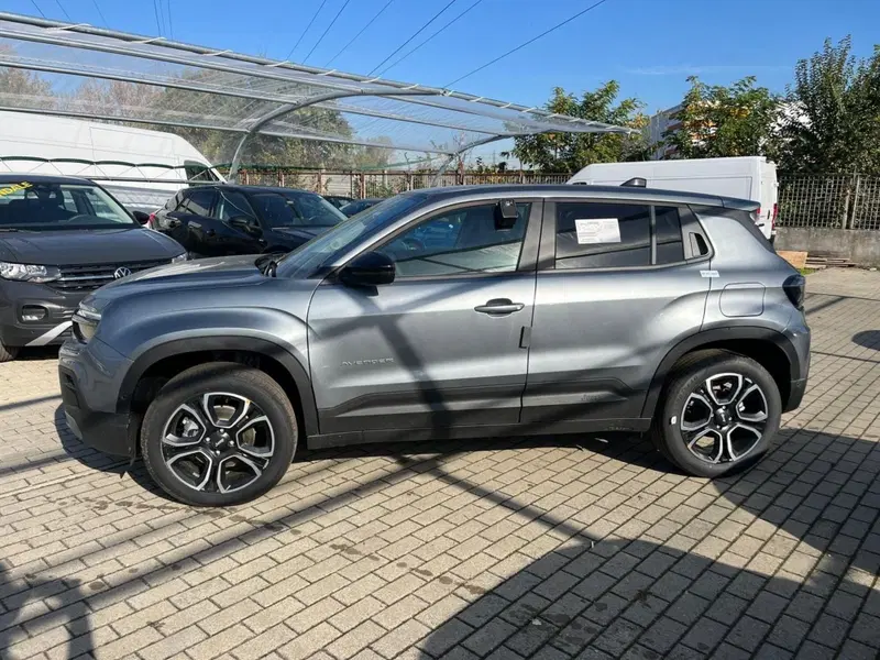 Jeep Avenger nuova a Milano (5)