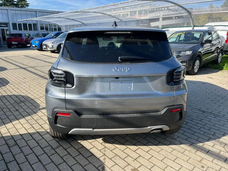 Jeep Avenger nuova a Milano (8)