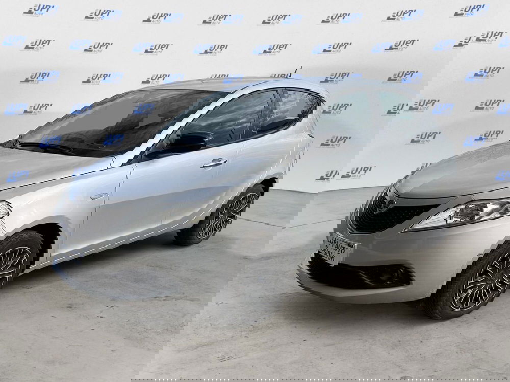 Lancia Ypsilon usata a Prato