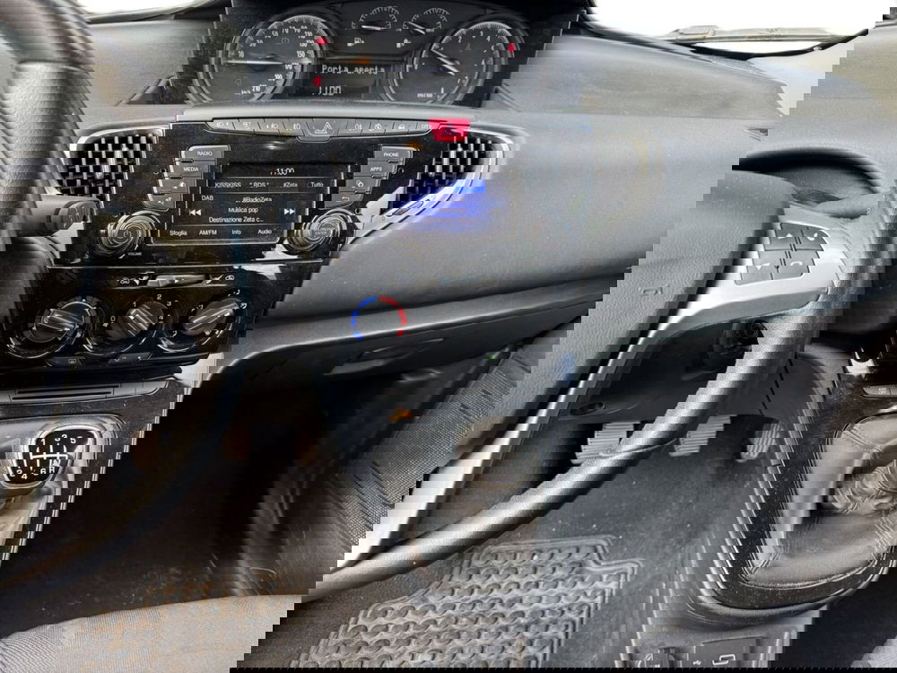 Lancia Ypsilon usata a Prato (12)