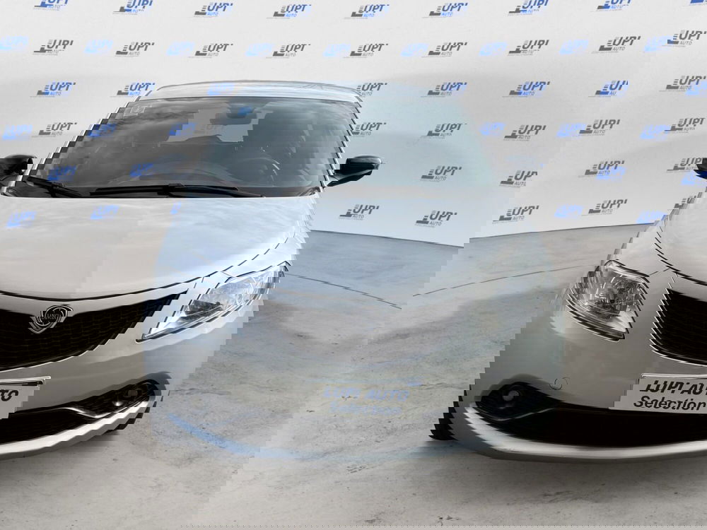 Lancia Ypsilon usata a Prato (2)