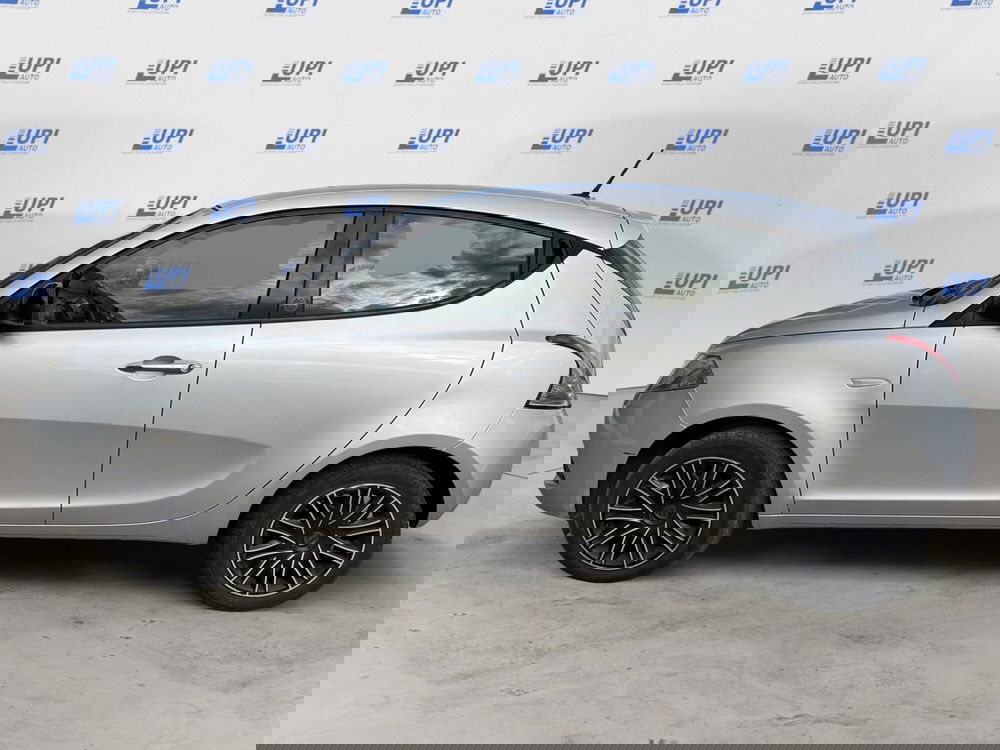 Lancia Ypsilon usata a Prato (5)