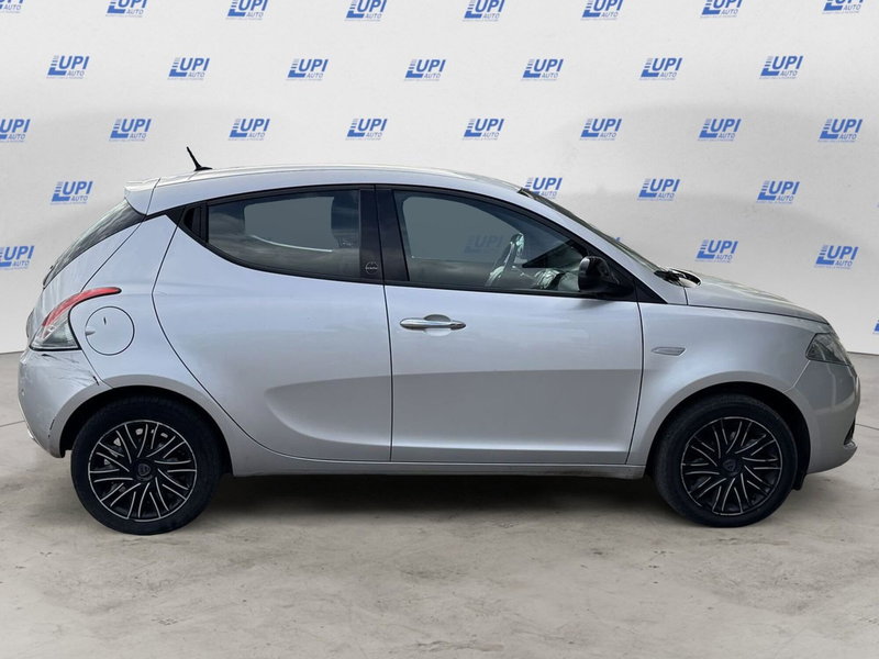 Lancia Ypsilon usata a Prato (7)