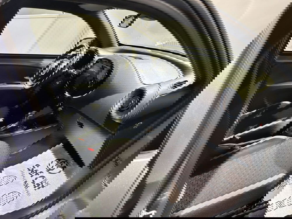 Toyota Aygo X usata a Milano (12)