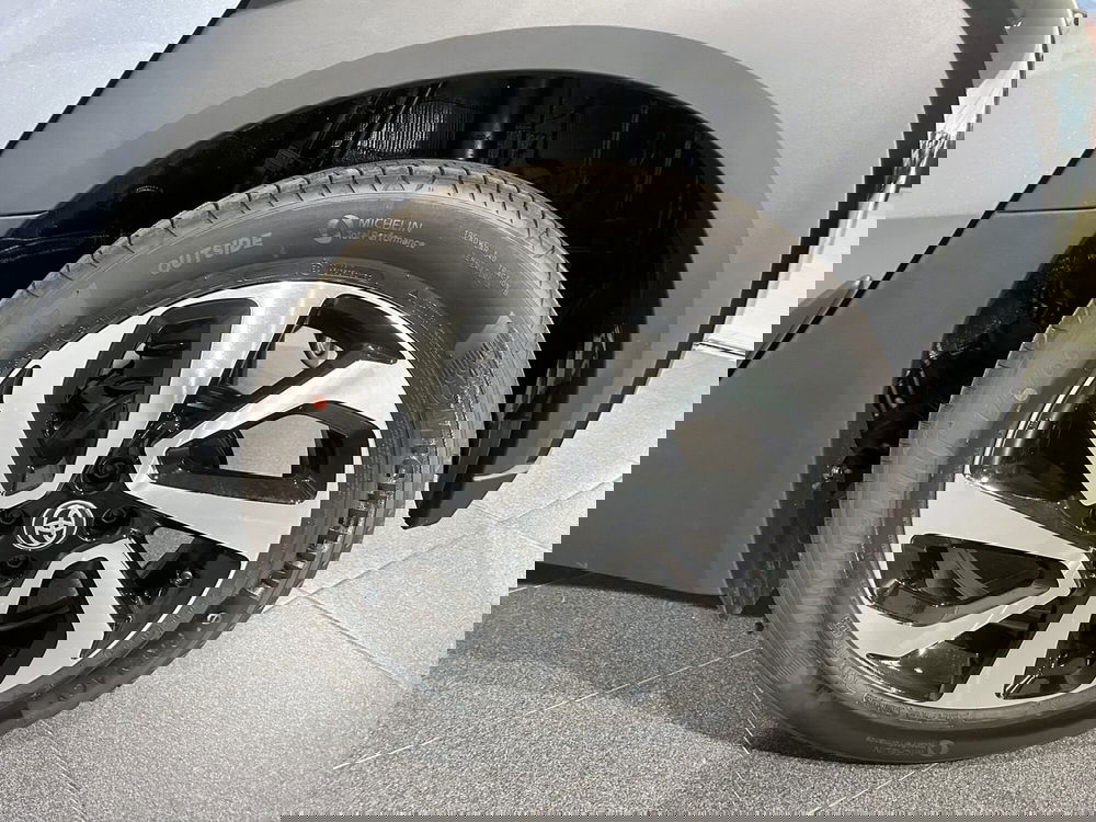 Toyota Aygo X usata a Milano (7)