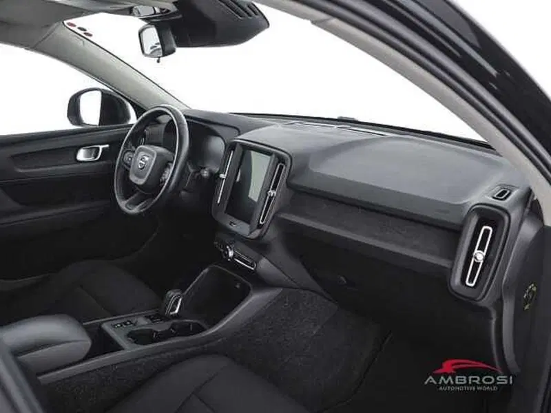 Volvo XC40 usata a Perugia (12)
