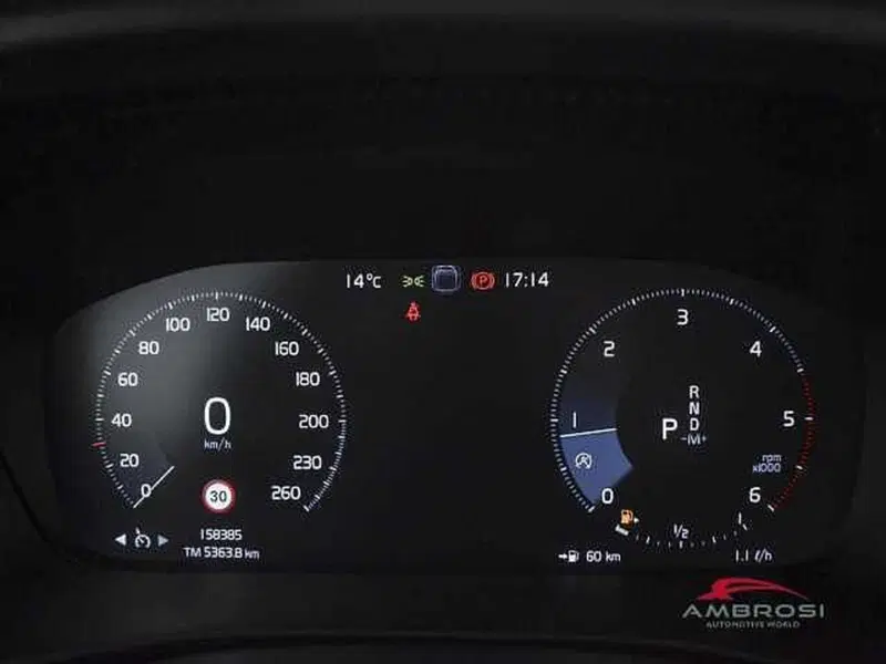 Volvo XC40 usata a Perugia (13)