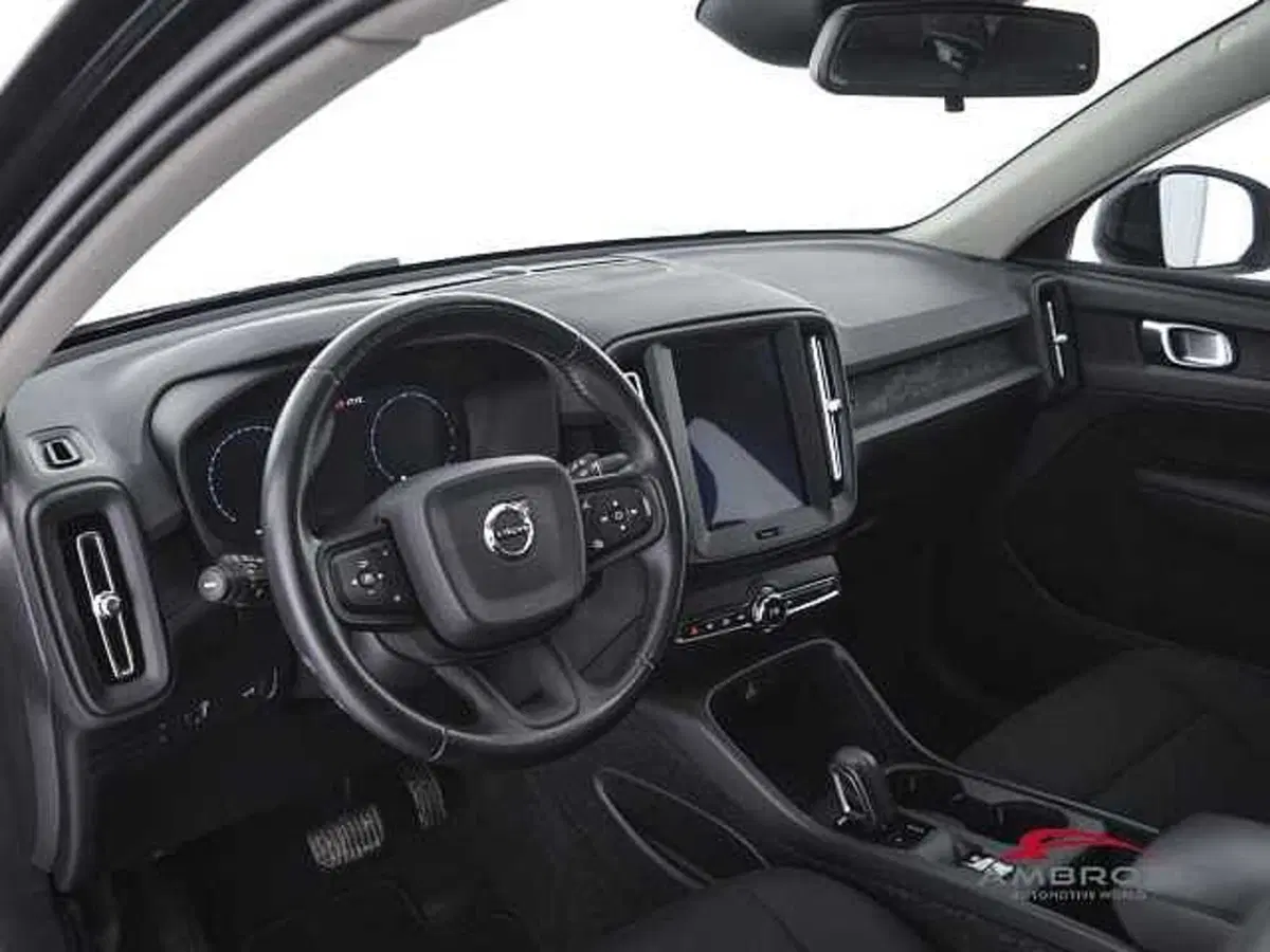 Volvo XC40 usata a Perugia (8)