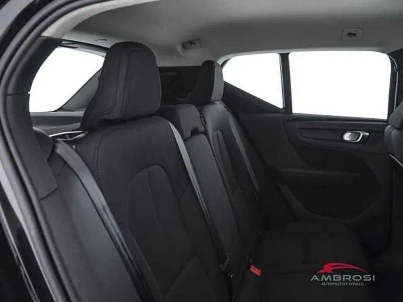 Volvo XC40 usata a Viterbo (11)