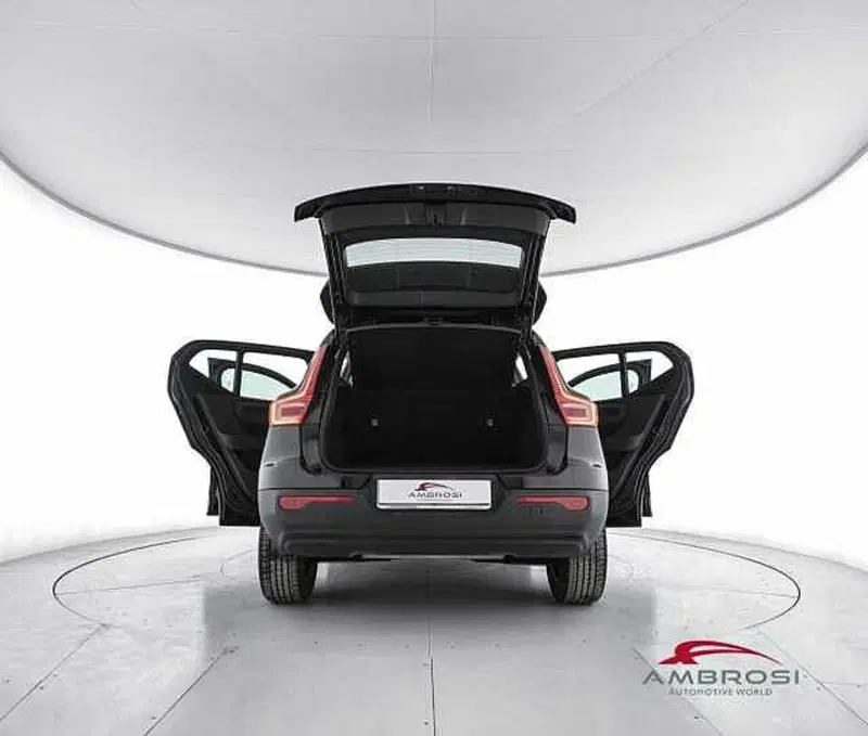 Volvo XC40 usata a Viterbo (7)