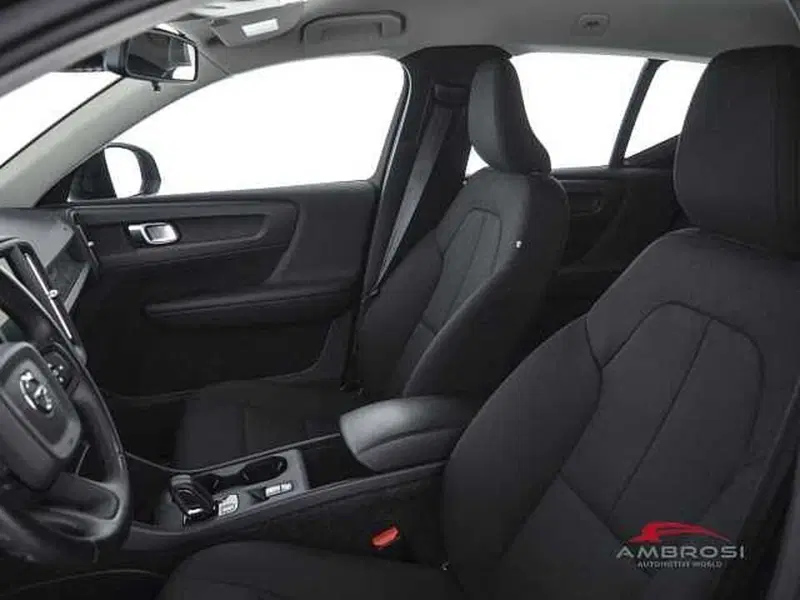 Volvo XC40 usata a Viterbo (9)