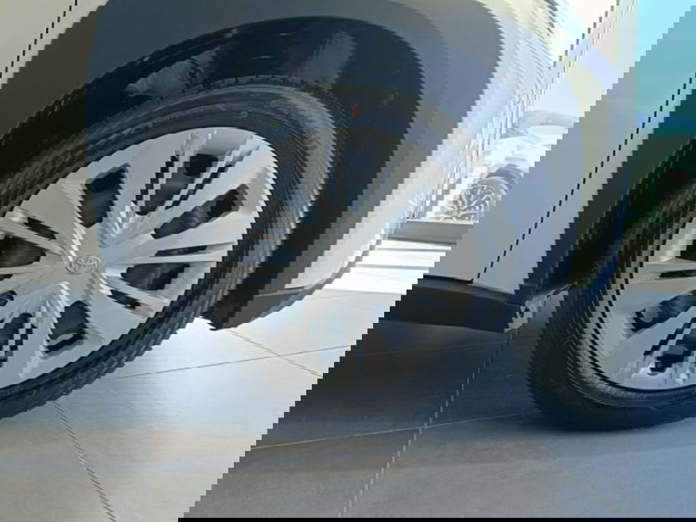 Toyota Aygo X nuova a Teramo (6)