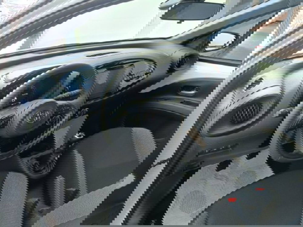 Toyota Aygo X nuova a Teramo (7)