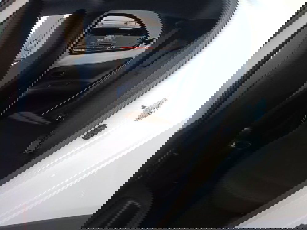 Toyota Aygo X nuova a Teramo (9)