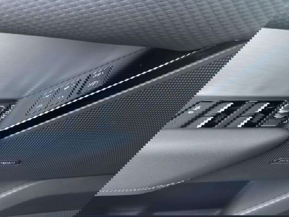 Land Rover Range Rover Velar usata a Siena (13)