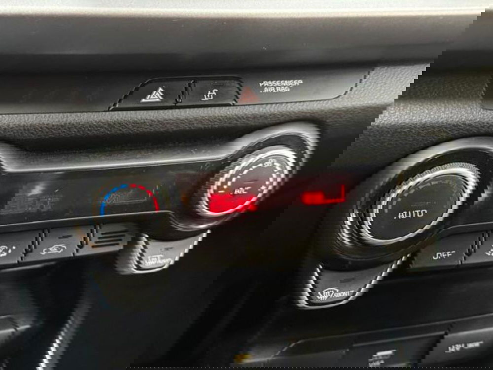 Kia Rio usata a Como (17)