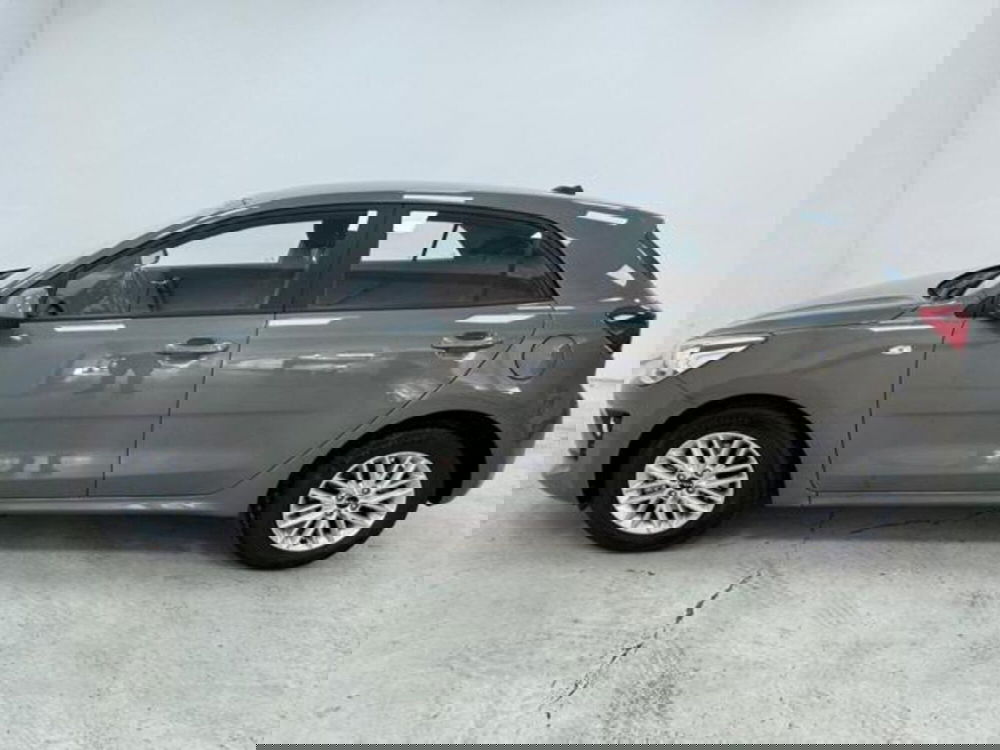 Kia Rio usata a Como (8)
