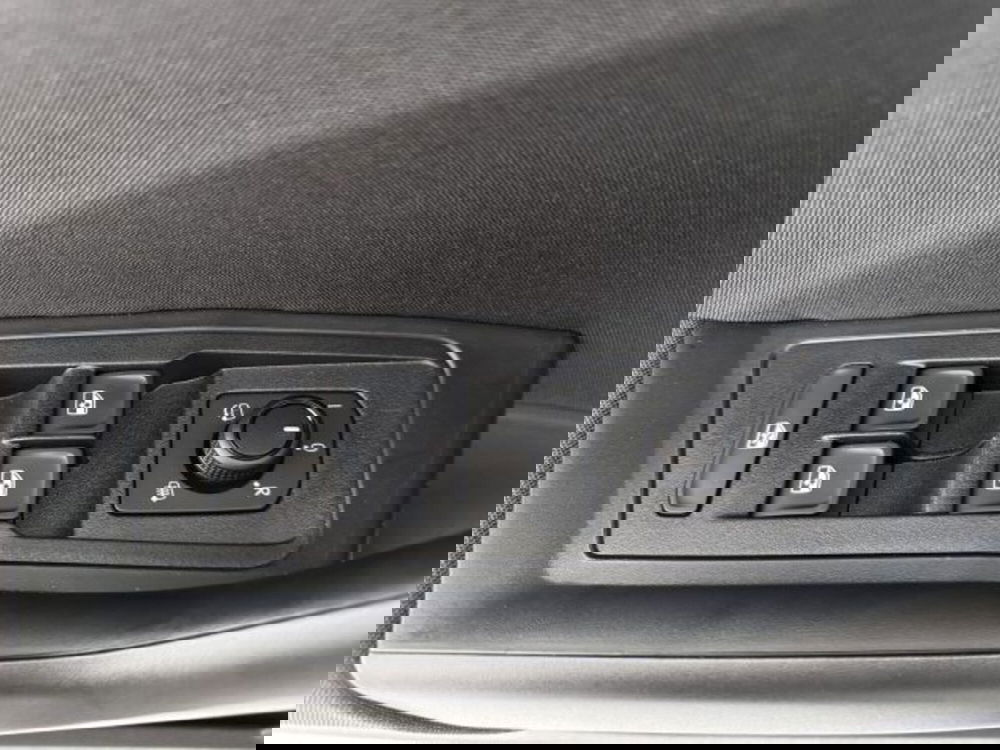 Volkswagen T-Roc nuova a Vicenza (11)