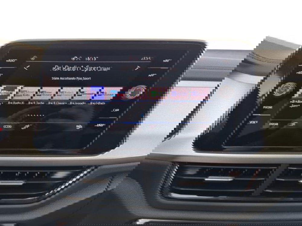 Volkswagen T-Roc nuova a Vicenza (13)