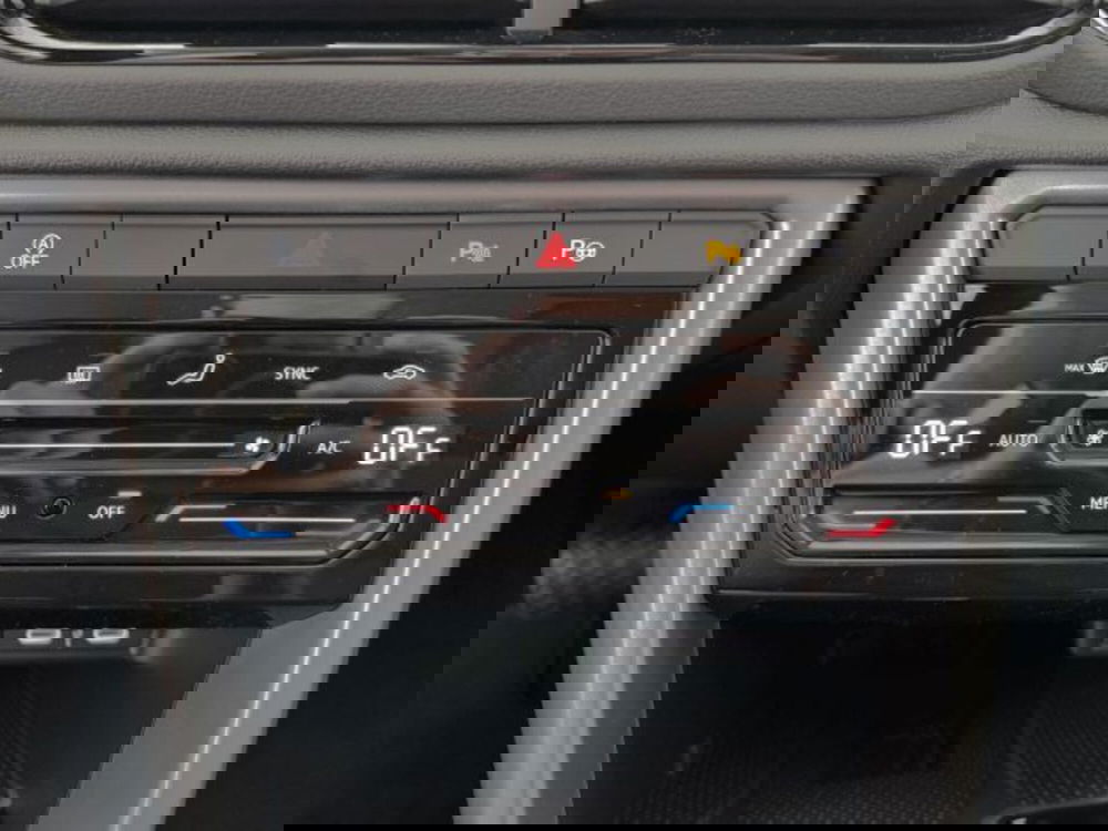 Volkswagen T-Roc nuova a Vicenza (15)