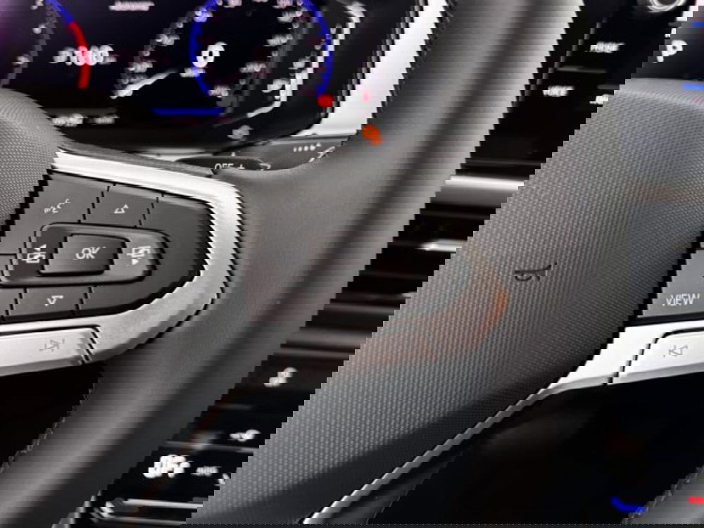 Volkswagen T-Roc nuova a Vicenza (18)