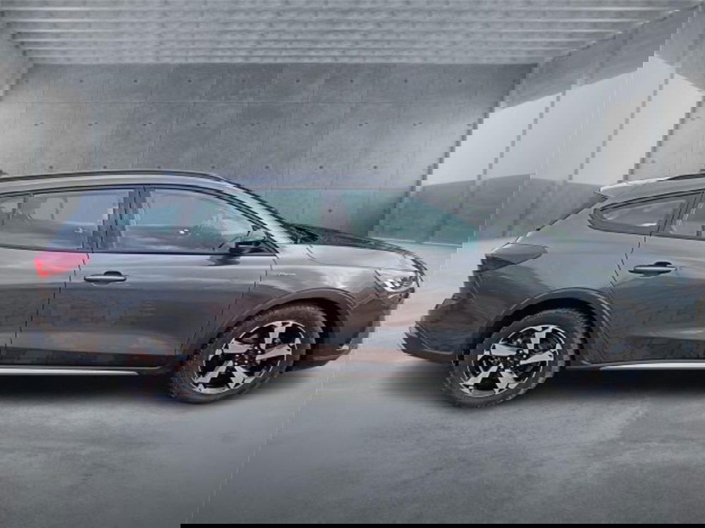 Ford Focus Station Wagon usata a Bari (7)