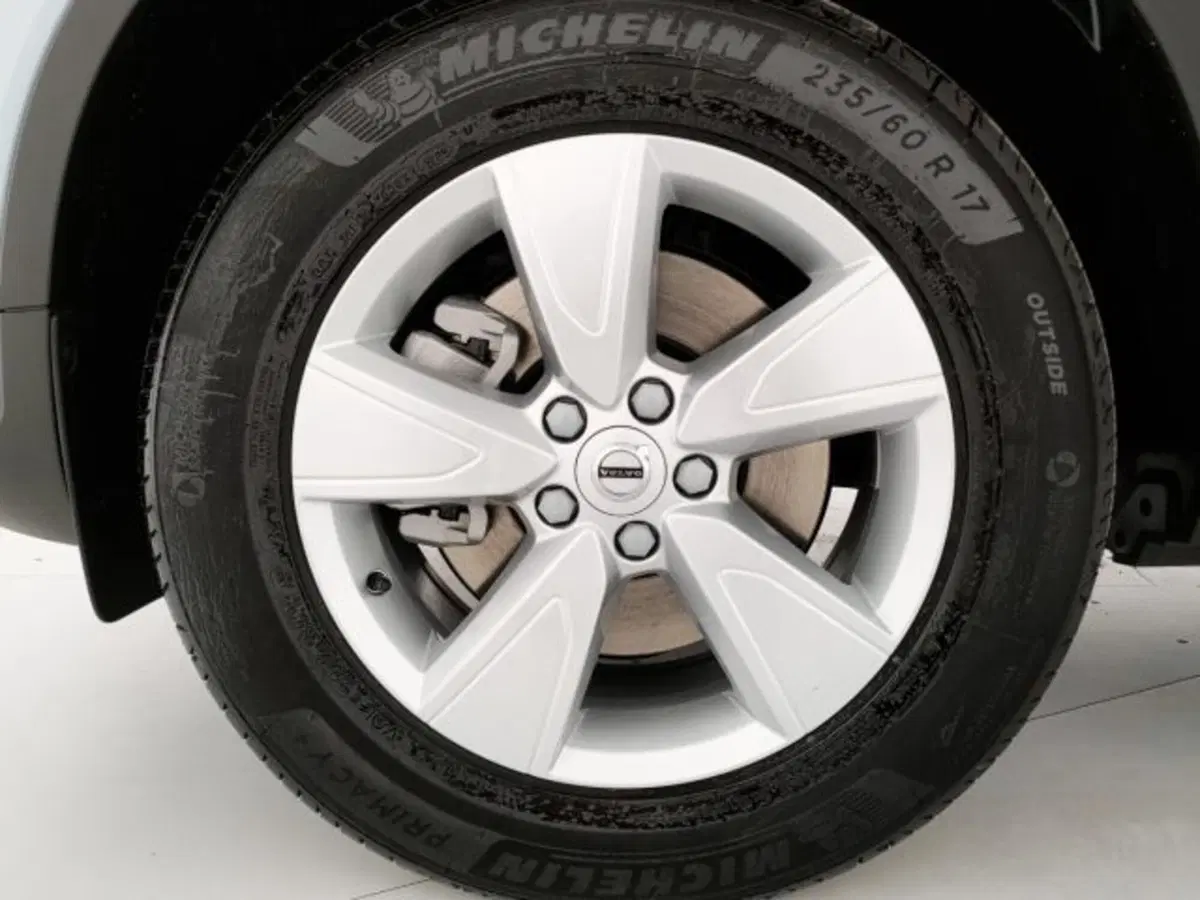 Volvo XC40 nuova a Modena (10)