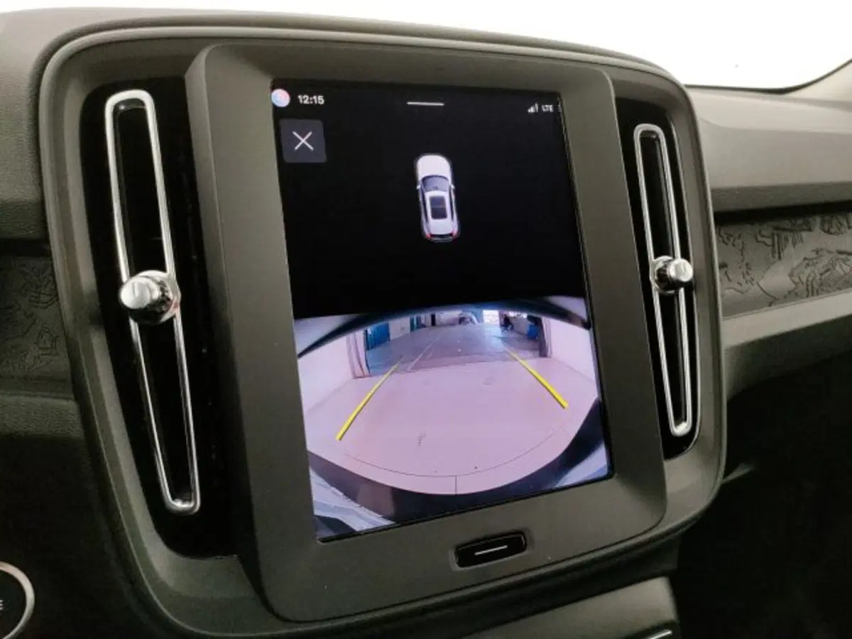Volvo XC40 nuova a Modena (19)