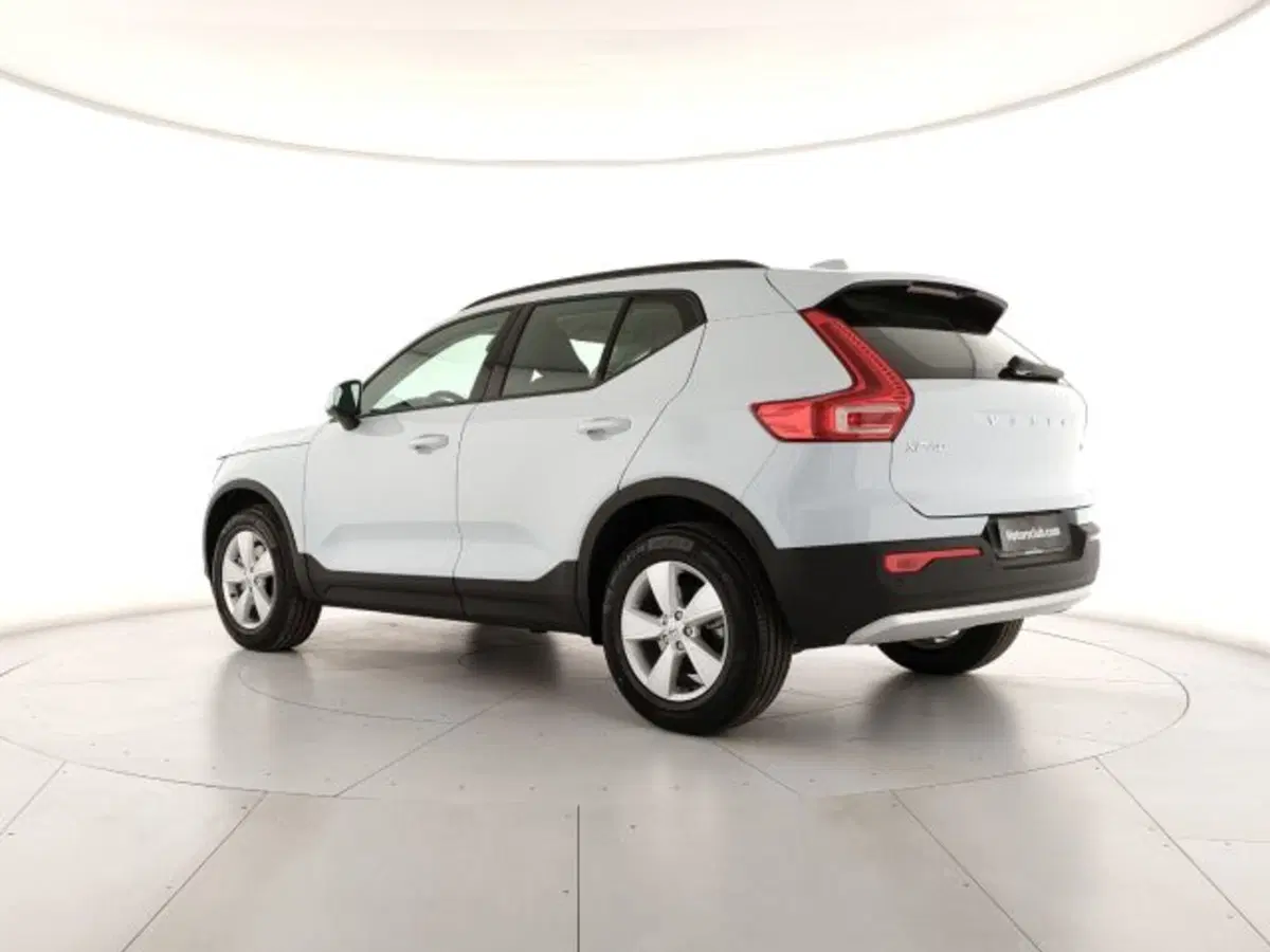 Volvo XC40 nuova a Modena (4)