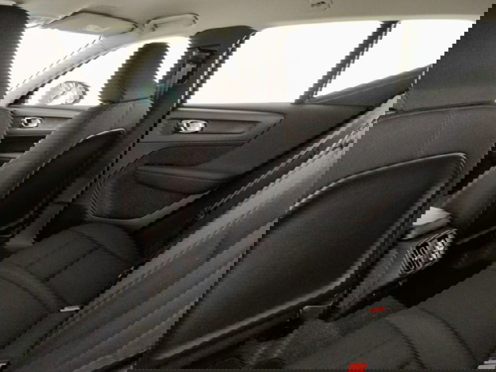 Volvo XC40 nuova a Modena (12)