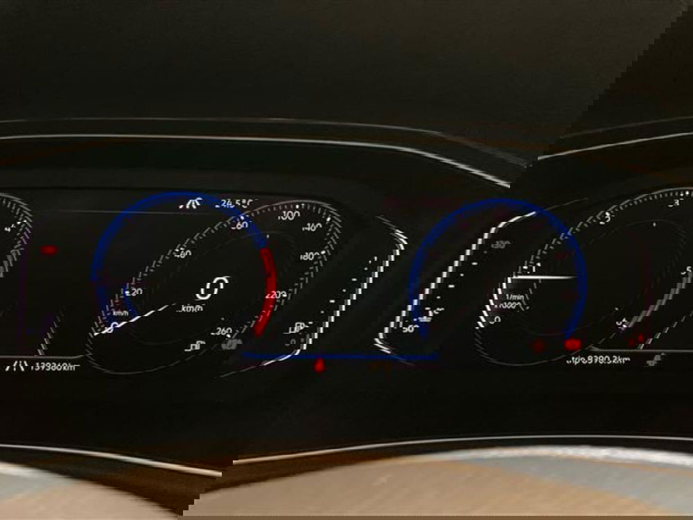 Volkswagen T-Roc usata a Como (15)