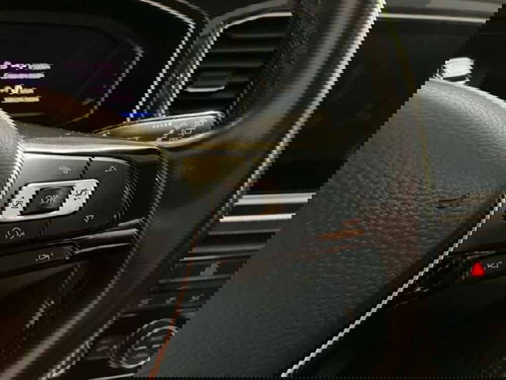 Volkswagen T-Roc usata a Como (19)