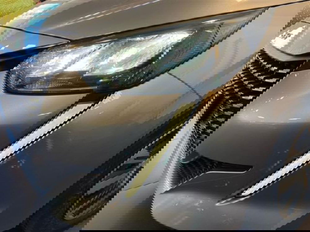 Peugeot 208 usata a Como (11)