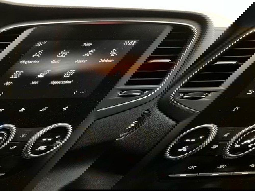 Renault Megane E-Tech Electric usata a Como (13)