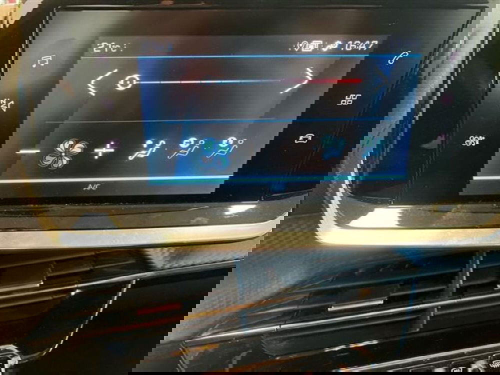 Peugeot 208 usata a Como (14)