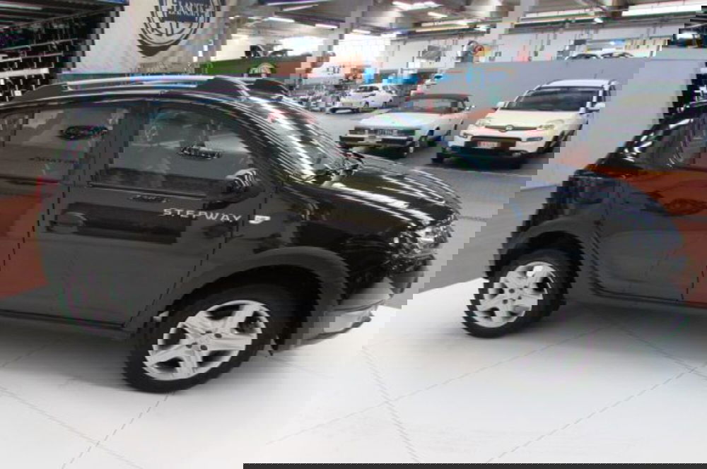 Dacia Sandero usata a Milano (2)