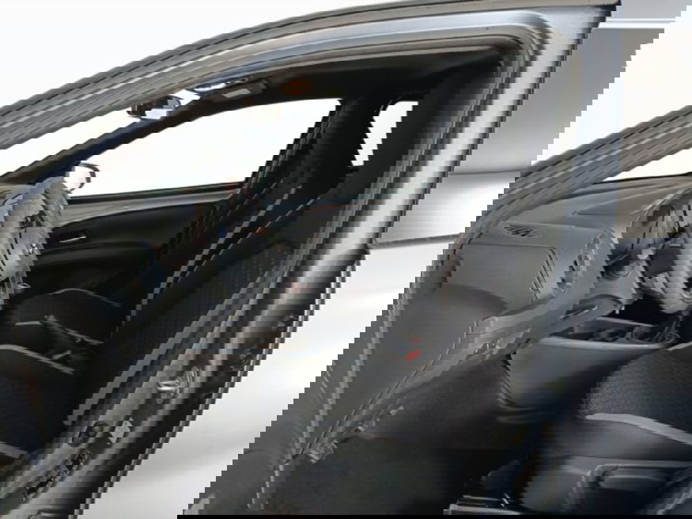 Toyota Aygo X nuova a Teramo (8)