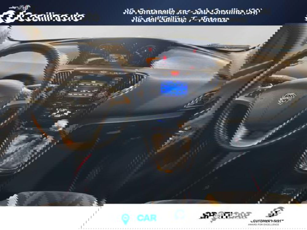 Lancia Ypsilon usata a Salerno (12)