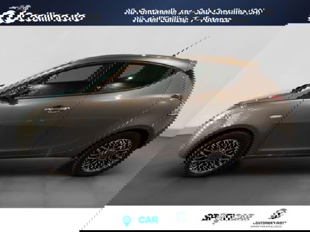 Lancia Ypsilon usata a Salerno (2)