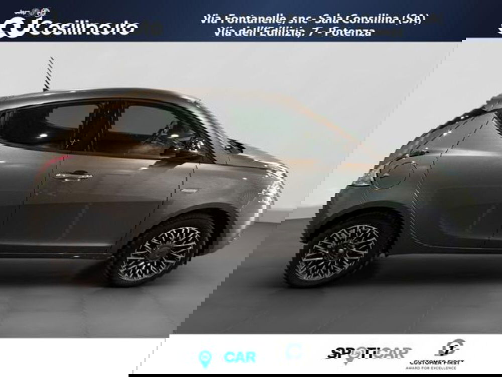 Lancia Ypsilon usata a Salerno (6)