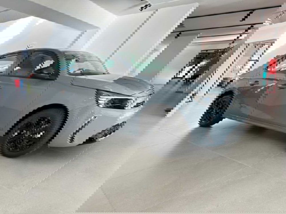 Opel Corsa nuova a Sondrio (6)