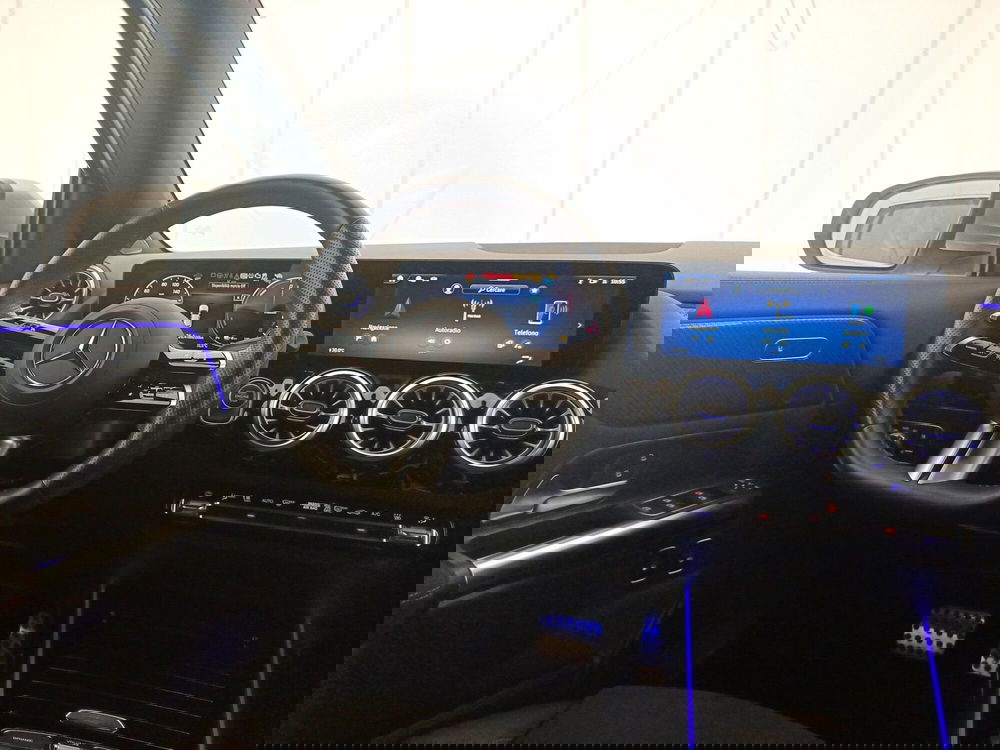 Mercedes-Benz GLA SUV usata a Bari (9)