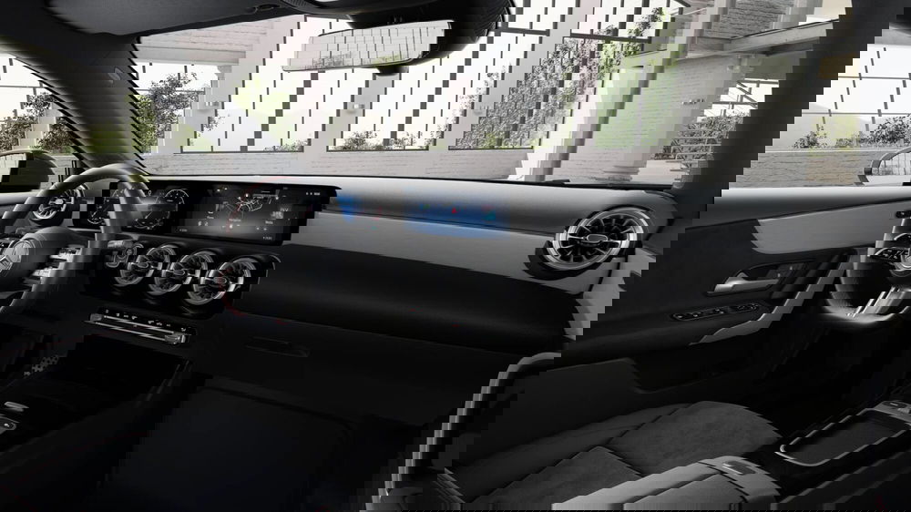 Mercedes-Benz Classe A nuova a Milano (5)