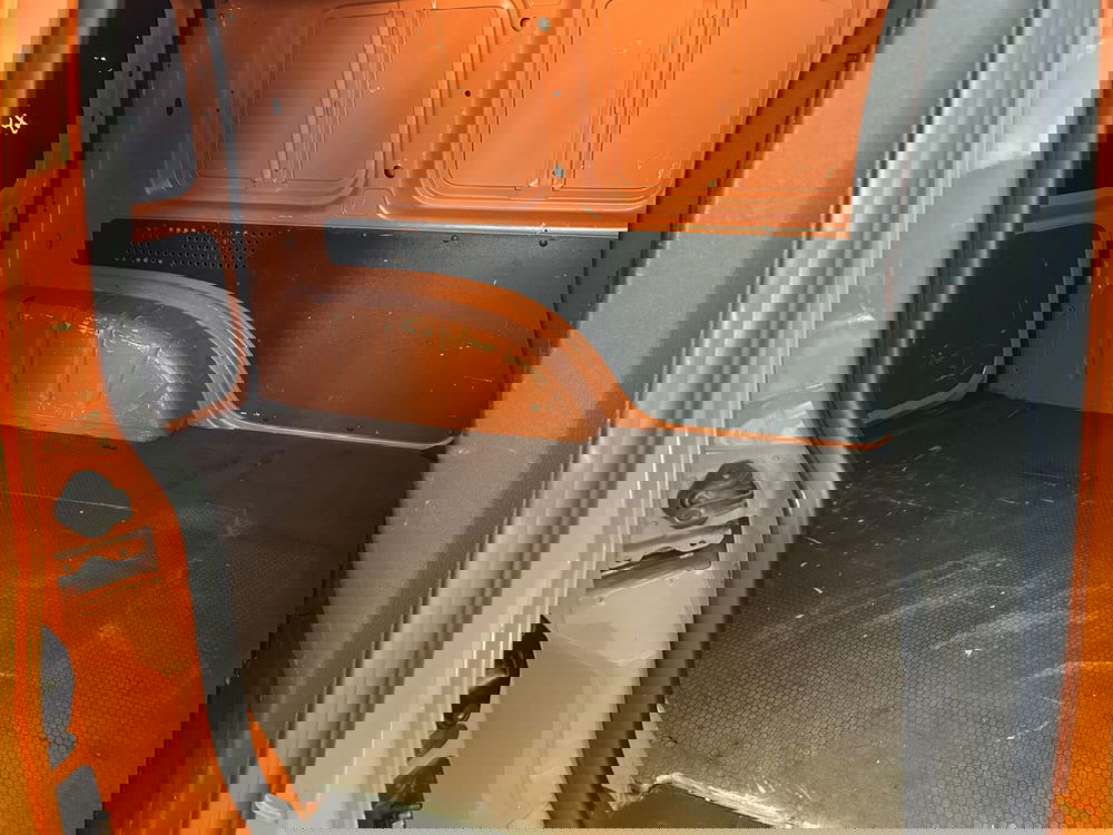 Volkswagen Caddy usata a Ferrara (12)