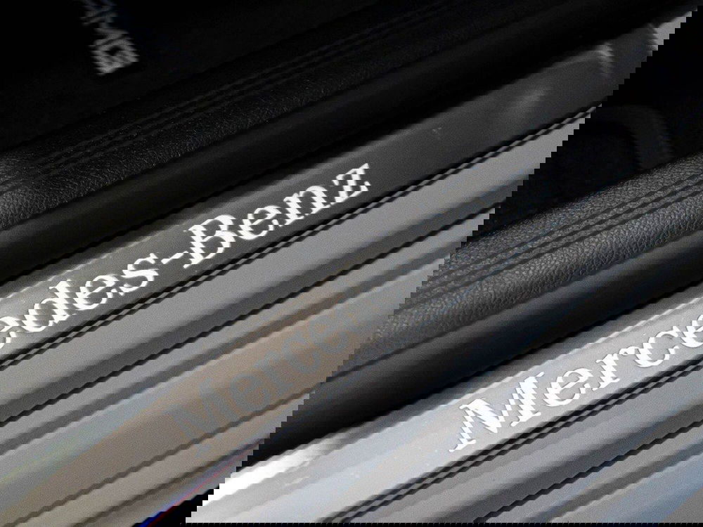 Mercedes-Benz Classe E nuova a Macerata (20)